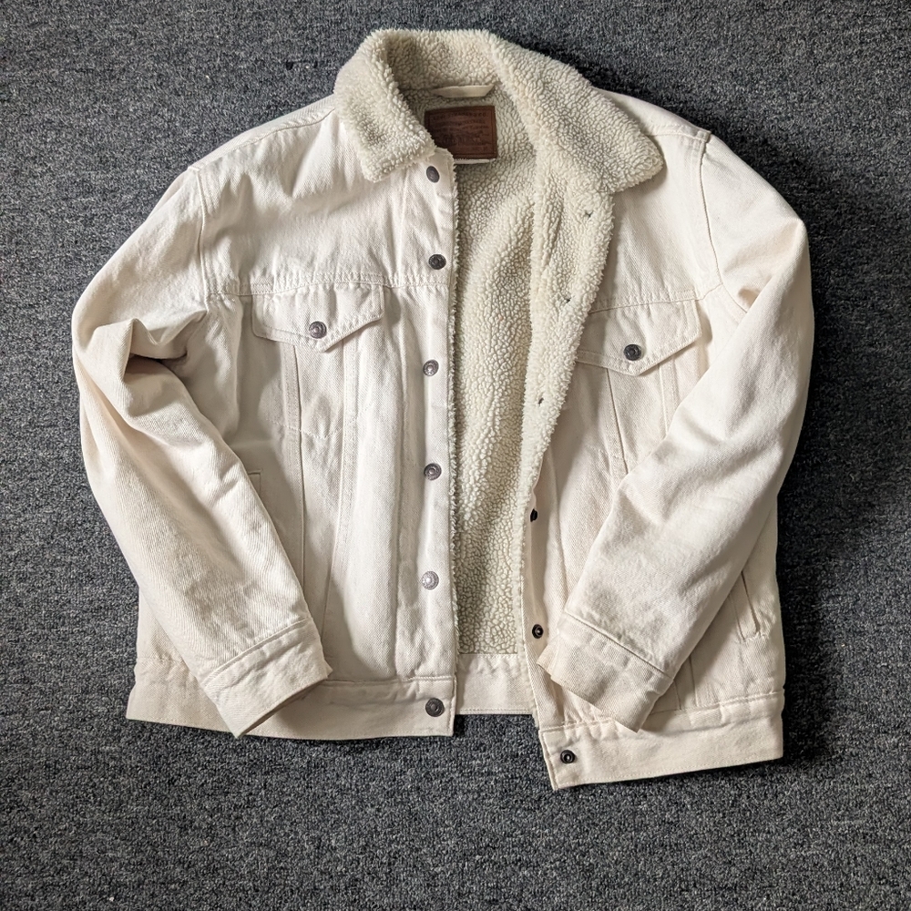 Levi's Women's Off-White Sherpa Jacket